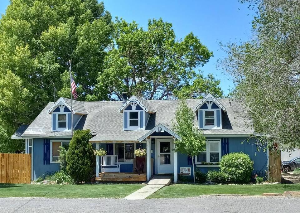 The Goulding Cottage And Farm - 4 Beds, 3 Baths Henrieville Eksteriør bilde